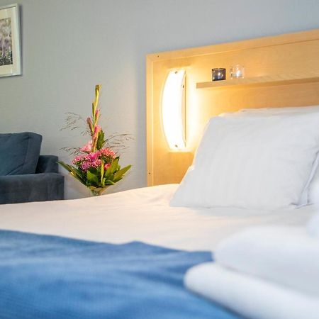 Hotel Uusikuu S:t Michel Exteriör bild