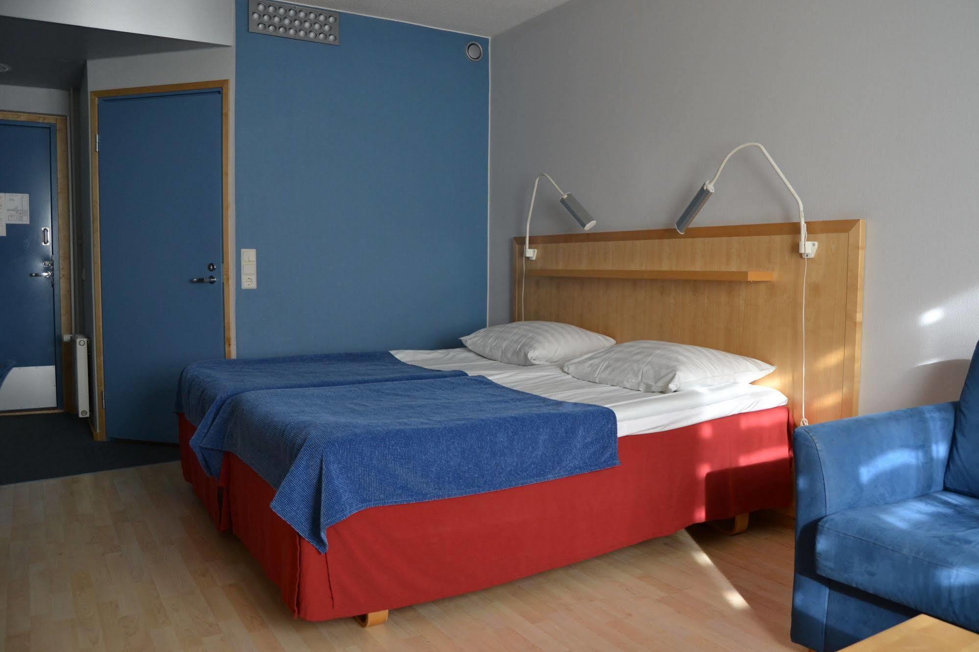 Hotel Uusikuu S:t Michel Exteriör bild